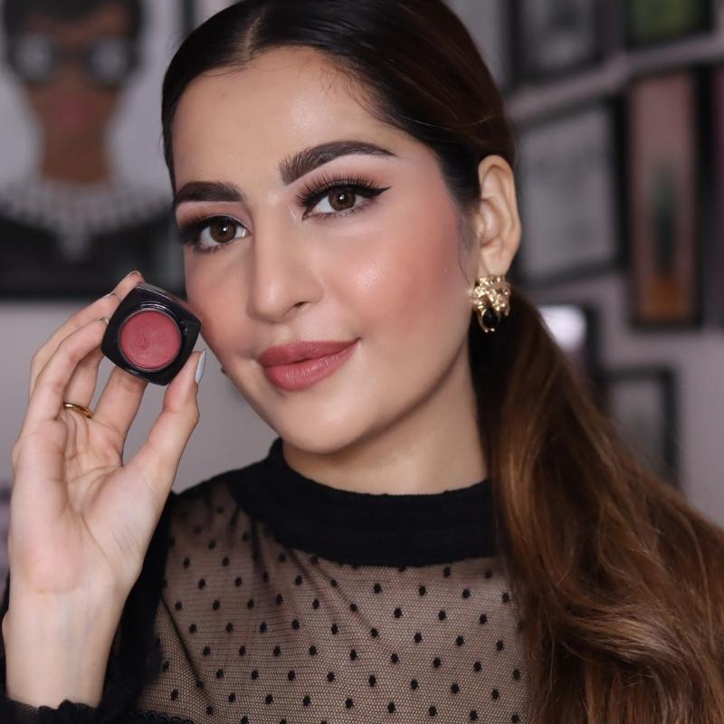 Women Carrying Iba Must Have Everyday Lip & Cheek Tint - Timeless Mocha